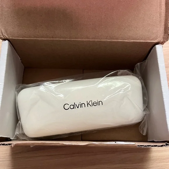Calvin Klein 57mm sunglasses (Brand NEW)! - Picture 5 of 5